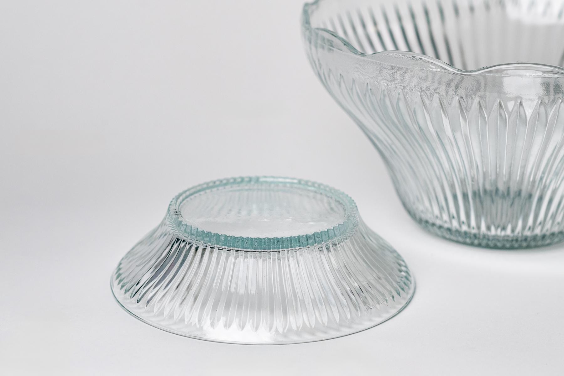 Rippled Punch Bowl with 12 Cups